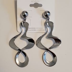 Organic music clef earrings